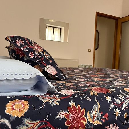 カザーレ・モンフェッラートCasa Piemontアパートメント エクステリア 写真