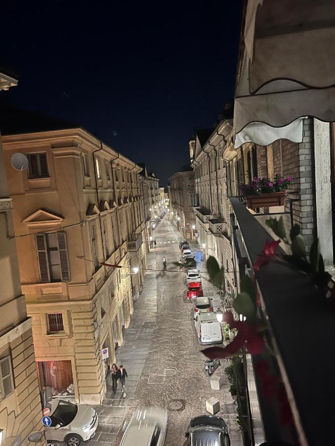 カザーレ・モンフェッラートCasa Piemontアパートメント エクステリア 写真