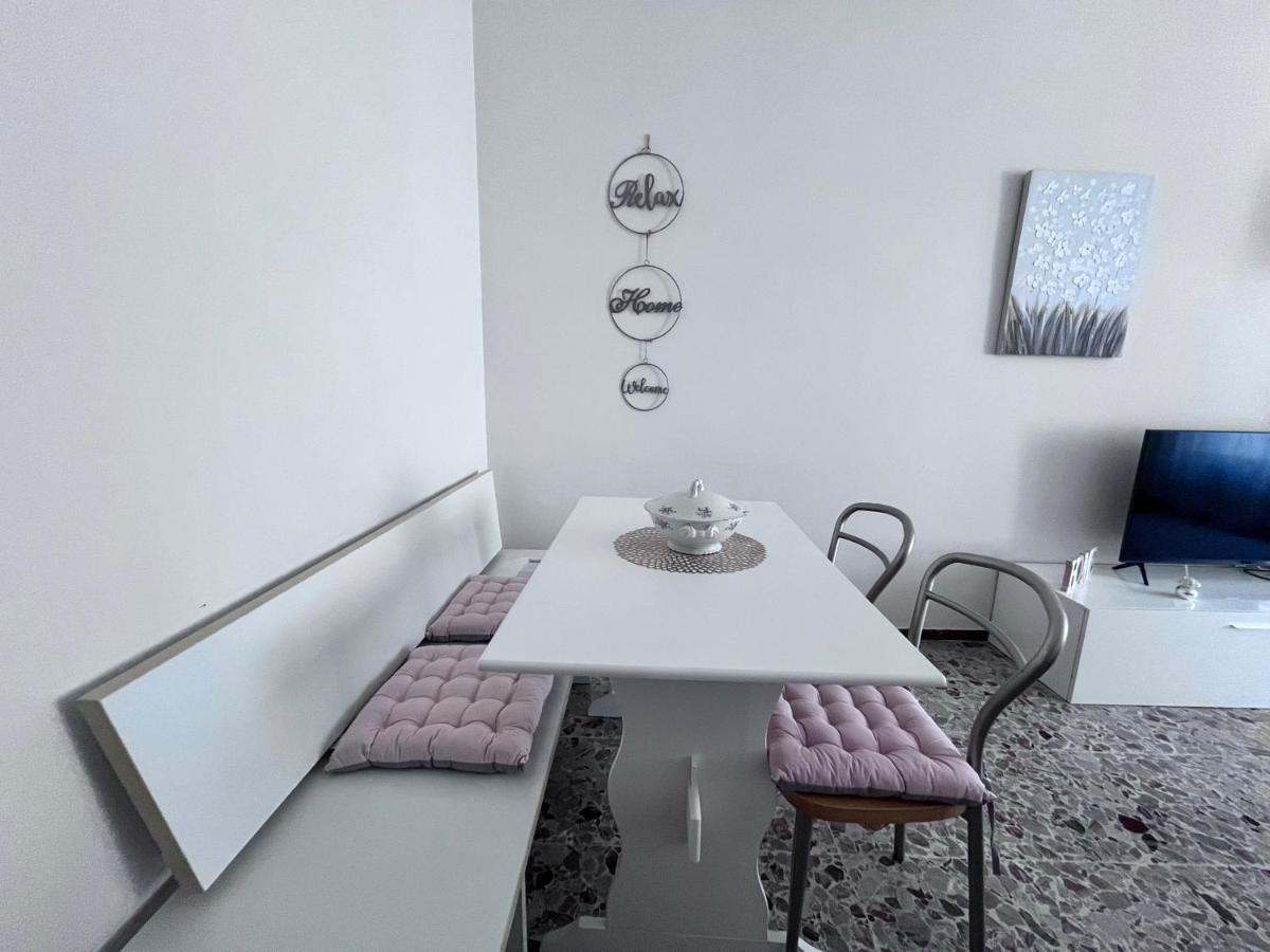 カザーレ・モンフェッラートCasa Piemontアパートメント エクステリア 写真