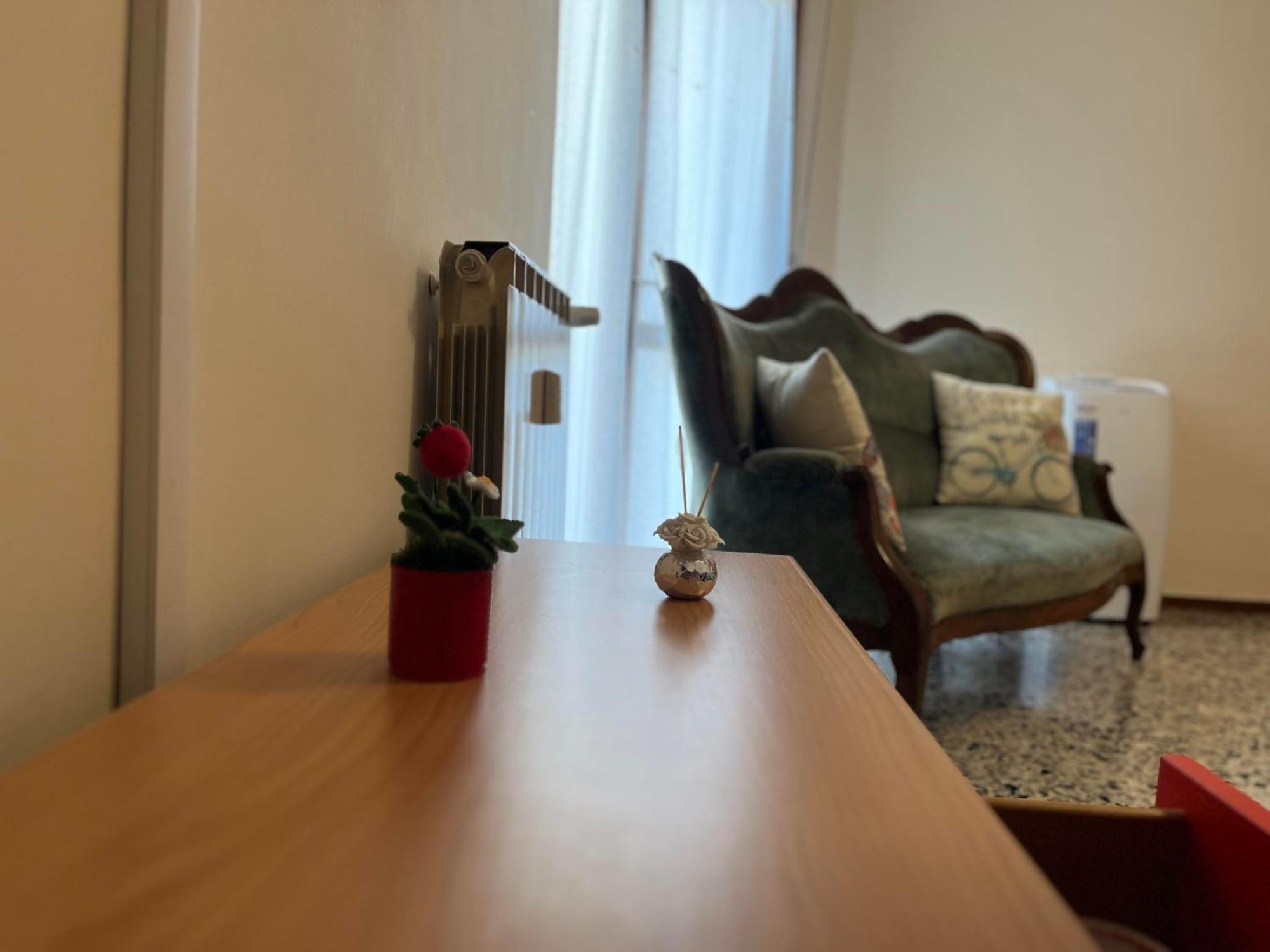 カザーレ・モンフェッラートCasa Piemontアパートメント エクステリア 写真