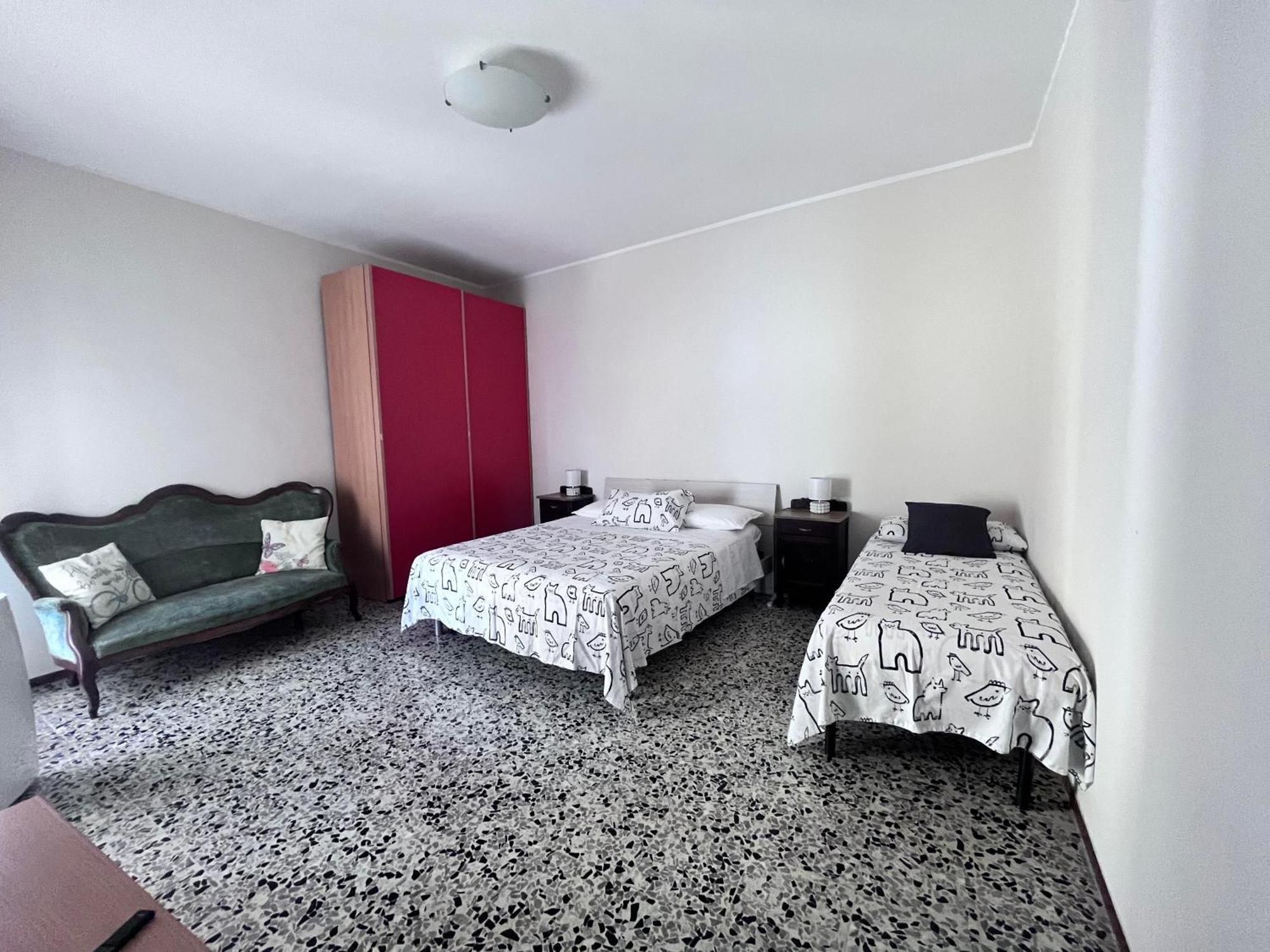 カザーレ・モンフェッラートCasa Piemontアパートメント エクステリア 写真