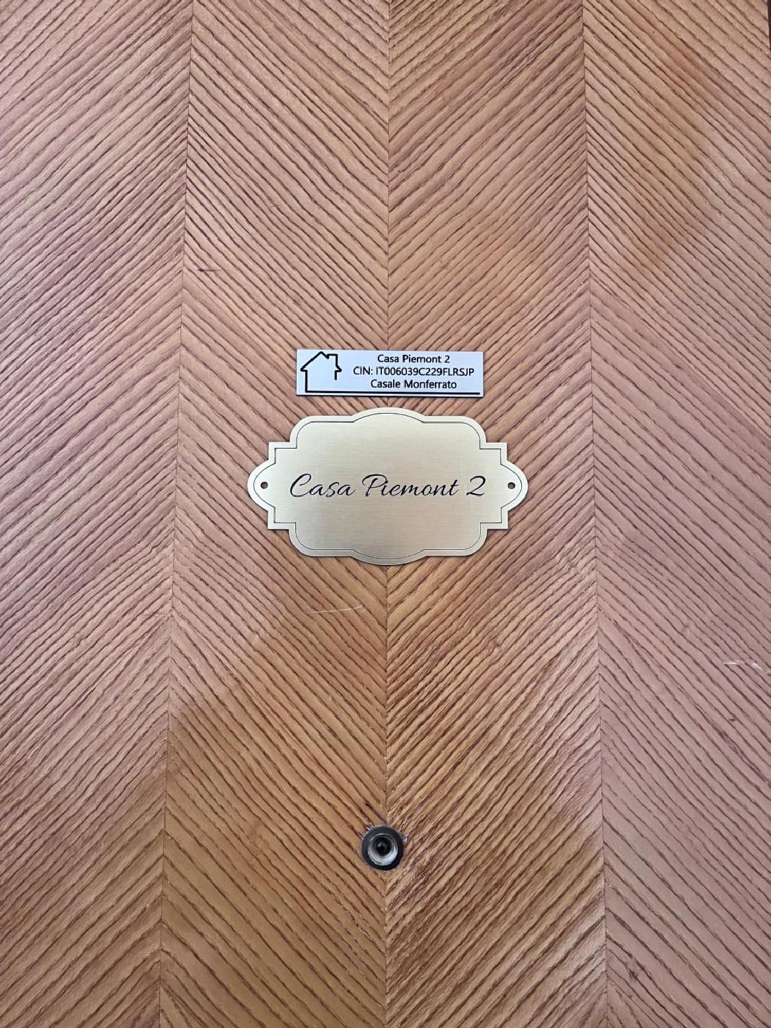 カザーレ・モンフェッラートCasa Piemontアパートメント エクステリア 写真